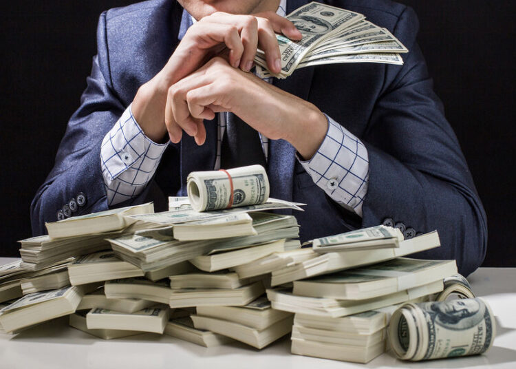 Общее состояние долларовых миллионеров выросло до $90 трлн в 2024 году