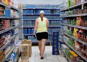 Сбер рассказал, сколько россияне тратят в продуктовых магазинах