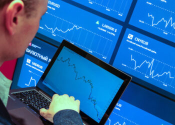 Акции российских компаний пошли вниз из-за слов Трампа