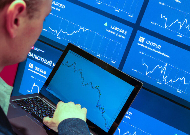 Акции российских компаний пошли вниз из-за слов Трампа