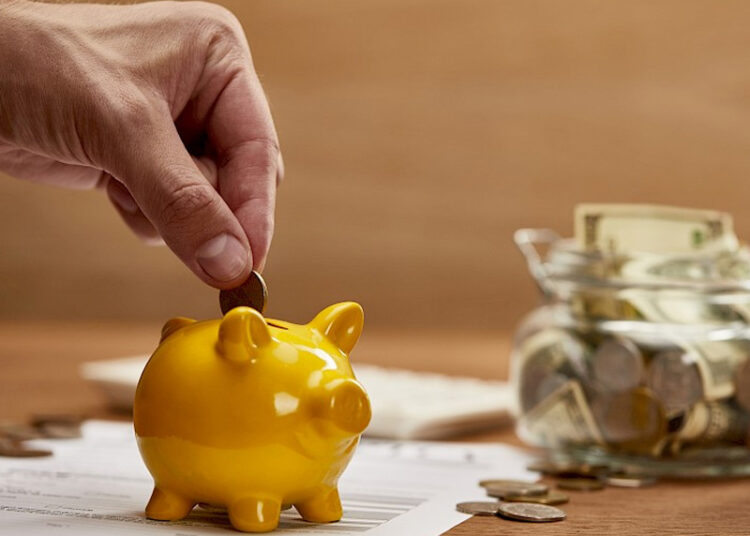 Как россиянам платить меньше за коммуналку: простой способ экономии