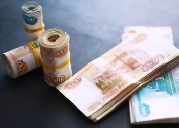 Каждый третий россиянин зарабатывает свыше 100 тысяч рублей