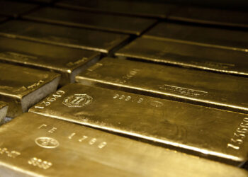 Международные резервы России за неделю просели почти на $20 миллиардов