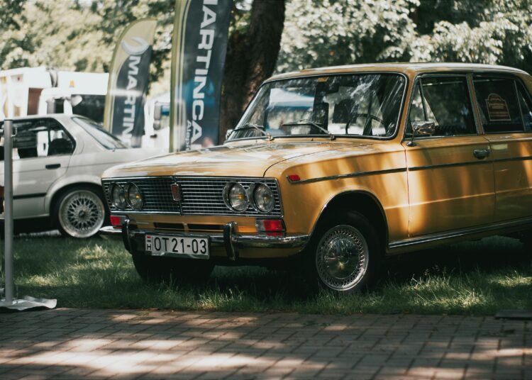 Россияне массово сметают подержанные «Жигули» с рынка. Что происходит?