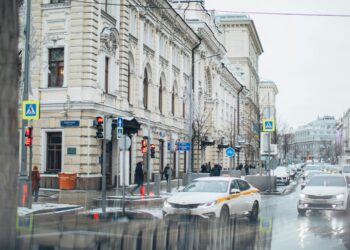 Такси подорожает на треть из-за обязательного перехода на российские автомобили