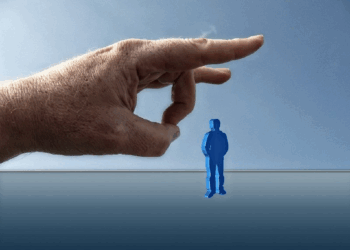 Россиян предупредили о возможных сокращениях в каждой десятой компании