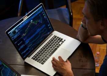 Как обогнать инфляцию: россиянам рассказали о лучшем инструменте для долгосрочных вложений