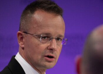 Премьер-министр Венгрии оправдался за покупку газа не у России
