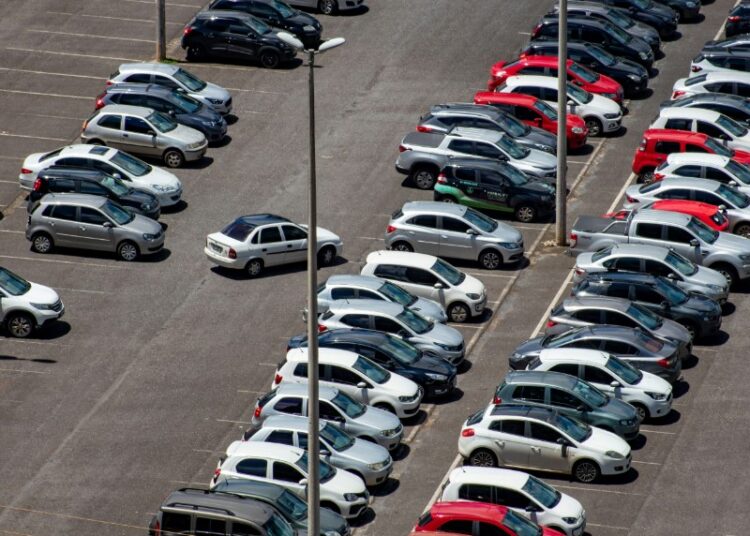 Россияне начали резко раскупать машины в Японии, Корее и Германии