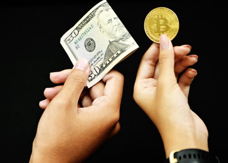 Инвесторам назвали топ криптомонет для выгодных вложений