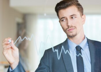 Россиянам рассказали, как сохранить доходность при снижении ставок по вкладам