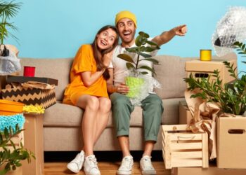 Россияне определили лучший возраст для покупки квартиры