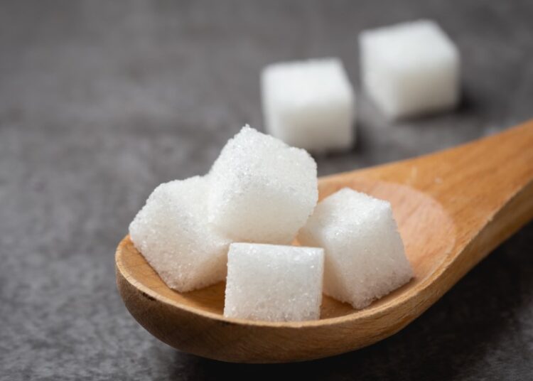 Рекордный урожай свеклы снизил цены на сахар в России