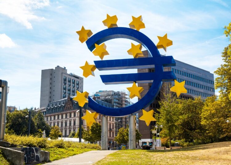 Еврокомиссия отказалась от конфискации российских активов ради Украины