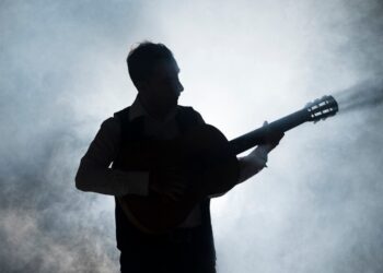 Галкину*, Земфире* и Макаревичу* повысят налог в России