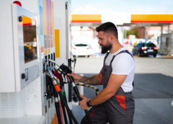 В российском регионе ввели ограничения на продажу бензина