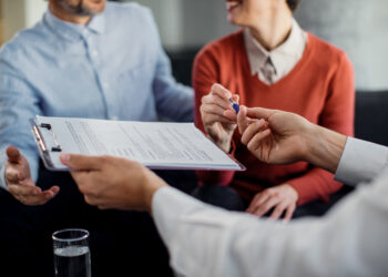 Названы страховки, от которых стоит отказаться