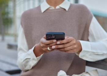 С 1 октября в приложения банков добавят кнопку против мошенников