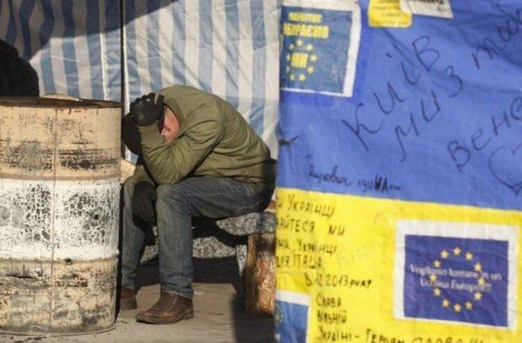 Финансовый коллапс Украины: МВФ требует девальвации гривны