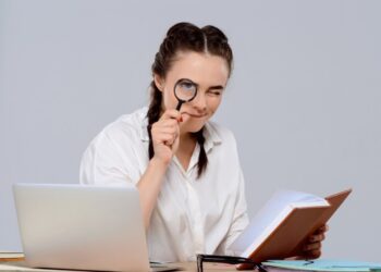 Эксперт Минфина назвала пять признаков лжеброкеров