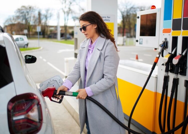 Эксперт: рост цен на топливо в России остановится в ноябре