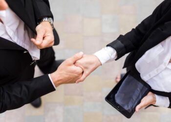 «Людоедство, а не сделка»: почему россиянам не стоит брать возвратный лизинг