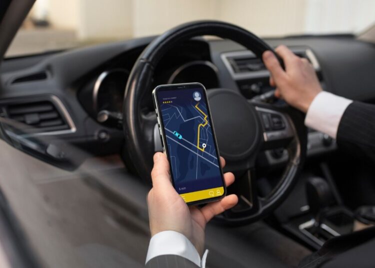 Стали известны цены на локализованные авто для такси в России