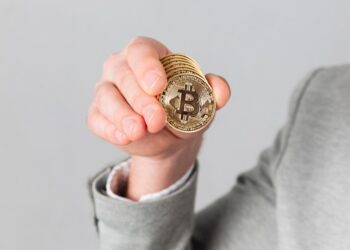 Эксперт увидел потенциал роста биткоина после падения на крипторынке