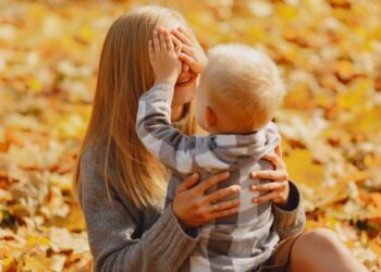 Праздники не задержат выплаты: россияне досрочно получат детские пособия