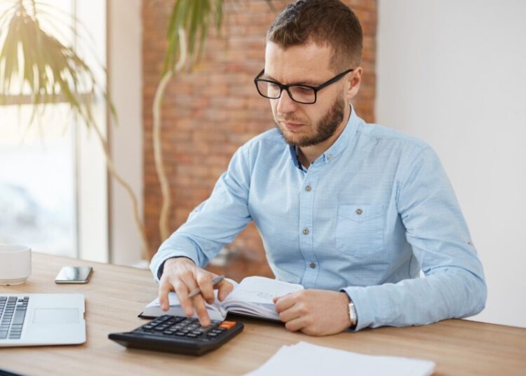 Стало известно, кому не нужно платить налог на доходы по вкладам в 2025 году