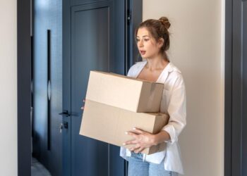 Аренда без регистрации: чем рискуют россияне, живущие без прописки