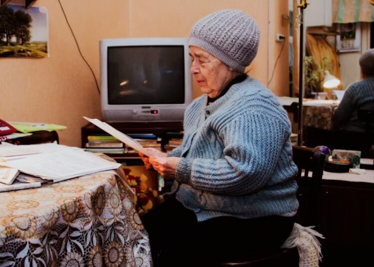 Пенсионерам напомнили о сроках подачи заявлений для получения льгот и выплат