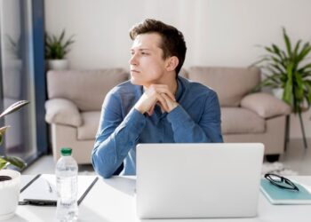 Россиянам назвали случаи, когда стоит забирать деньги из банка