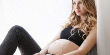 В еще одном российской регионе беременным школьницам будут платить по 150 тыс. рублей