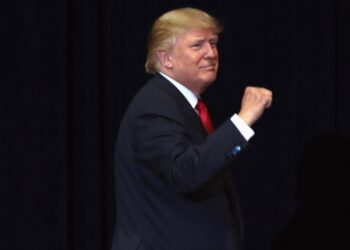 Трамп станцевал перед военными США, которые могут лишиться зарплат из-за шатдауна