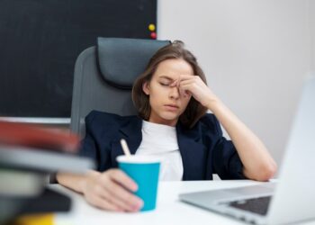 «Работа без радости»: названы главные страхи работающих россиян