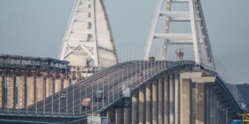 Стало известно, почему россияне на электромобилях теперь не попадут в Крым