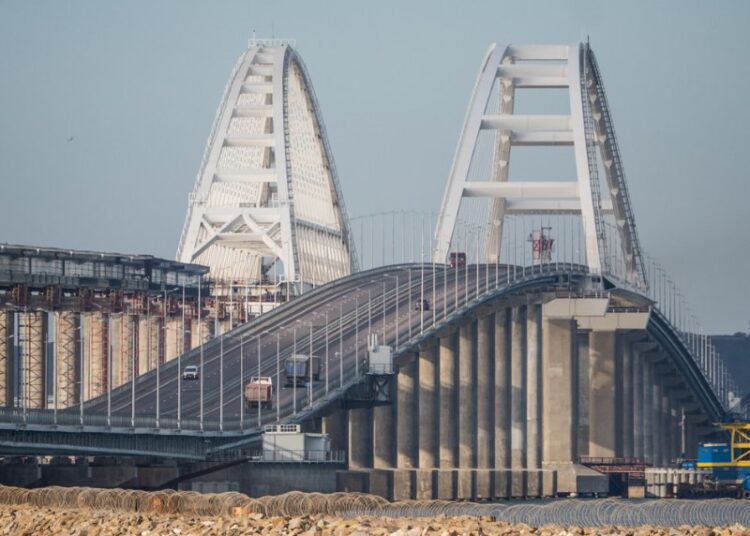 Стало известно, почему россияне на электромобилях теперь не попадут в Крым