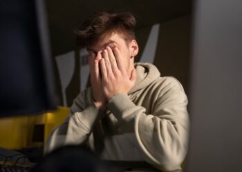 Зумеры начали пропускать работу по неожиданной причине