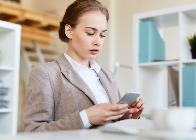 В мессенджере Max теперь можно подписывать документы