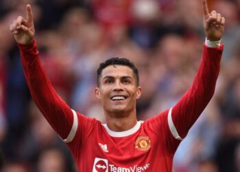 Криштиану Роналду стал первым в истории футболистом-миллиардером