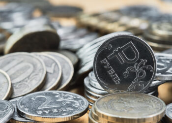 Названы самые богатые и бедные по доходам населения регионы России