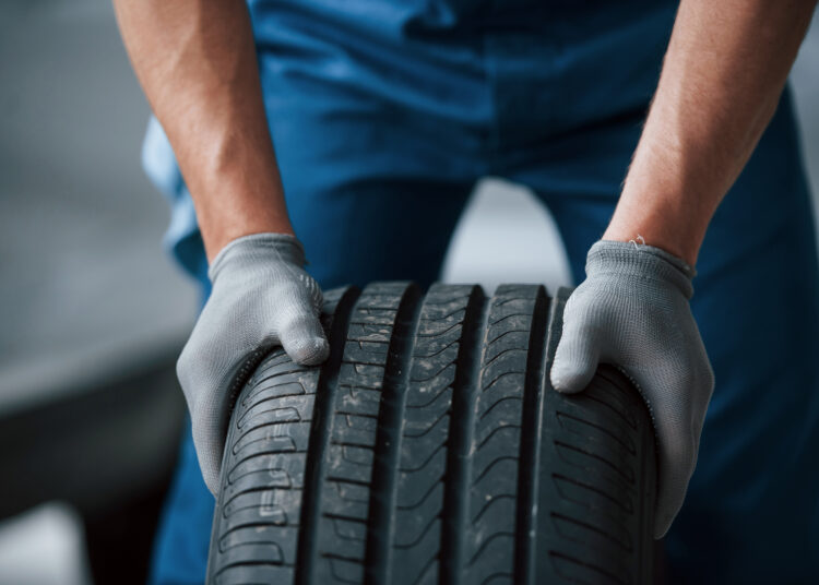 В России резко подорожал шиномонтаж: в чем причина