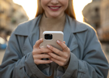 Названа популярная у россиян альтернатива наличке