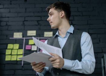 Стало известно, какая пенсия ждет молодых россиян, только начавших работать