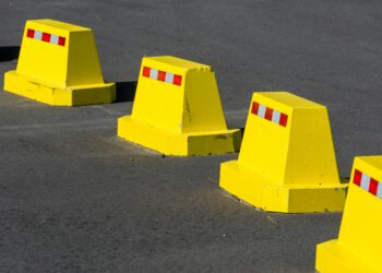 Стало известно, почему россияне на электромобилях теперь не попадут в Крым