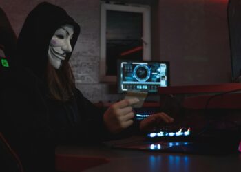 Мошенники взломали аккаунты популярных российских звезд: у подписчиков вымогают деньги