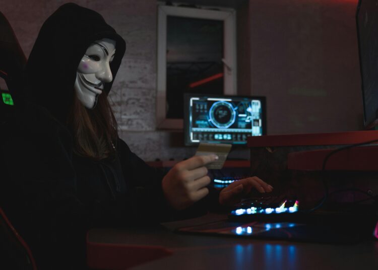 Мошенники взломали аккаунты популярных российских звезд: у подписчиков вымогают деньги