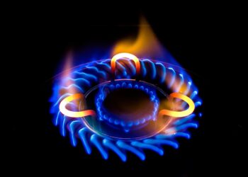 Цены на свет и газ в Европе бьют рекорды: люди не могут платить