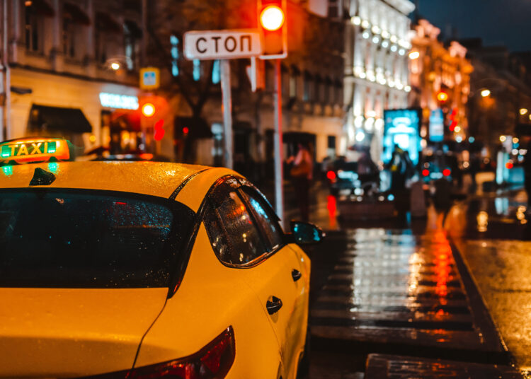 Рост цен на такси в России опередил инфляцию